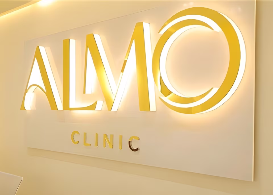 Contacto ALMO Clinic — Edificio OTUA, Bogotá Recepción de ALMO Clinic en el Edificio OTUA, Bogotá
