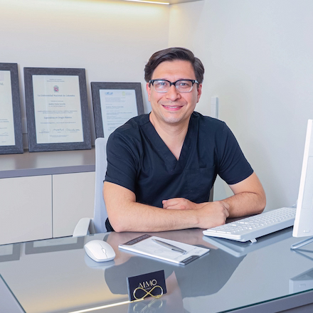 Dr. Andrés Parra - Plastic Surgeon ALMO Clinic