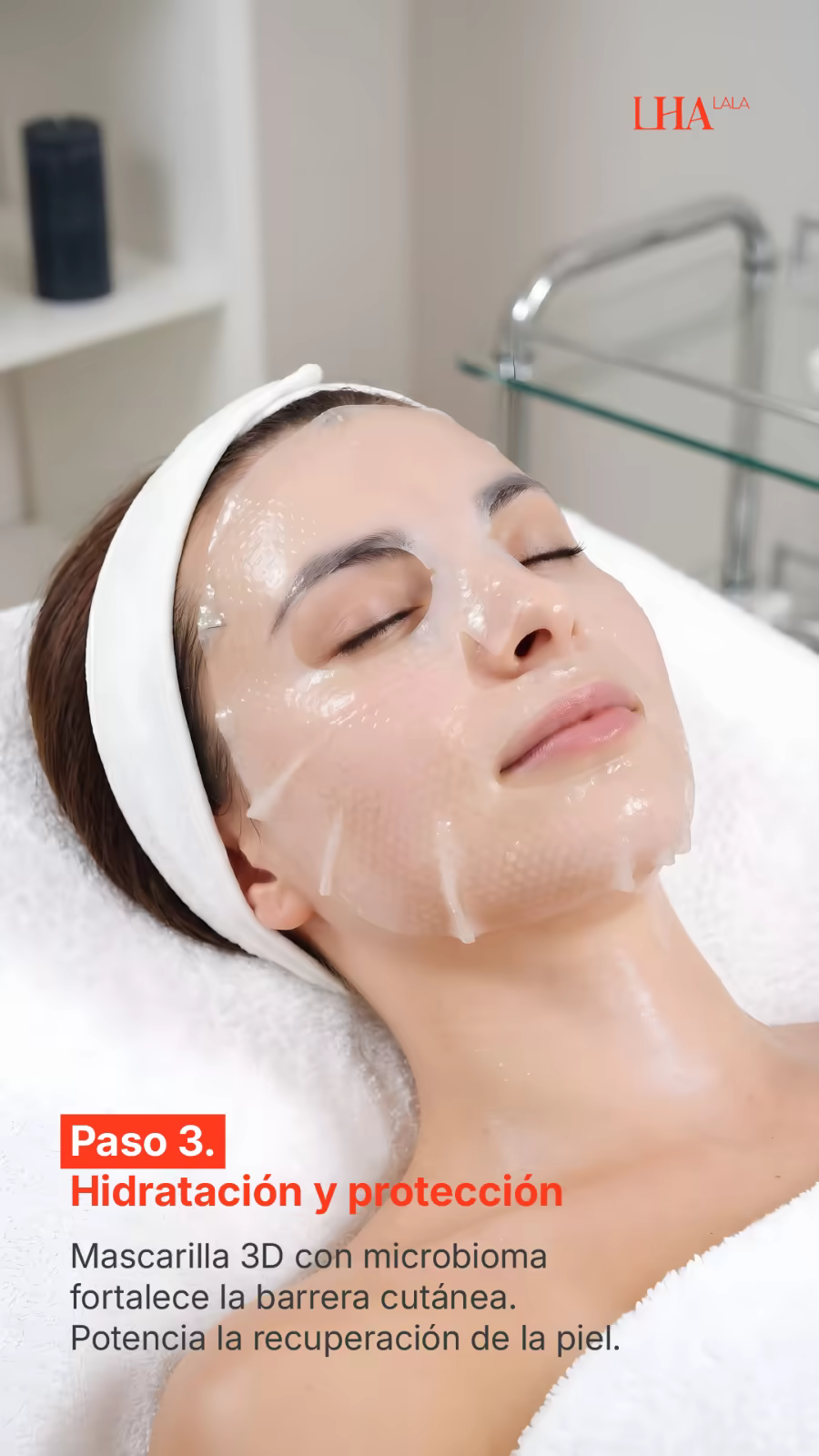 Paso 3 del protocolo LHA LALA Peel: mascarilla Biome Fit Clear Embo Gel Mask