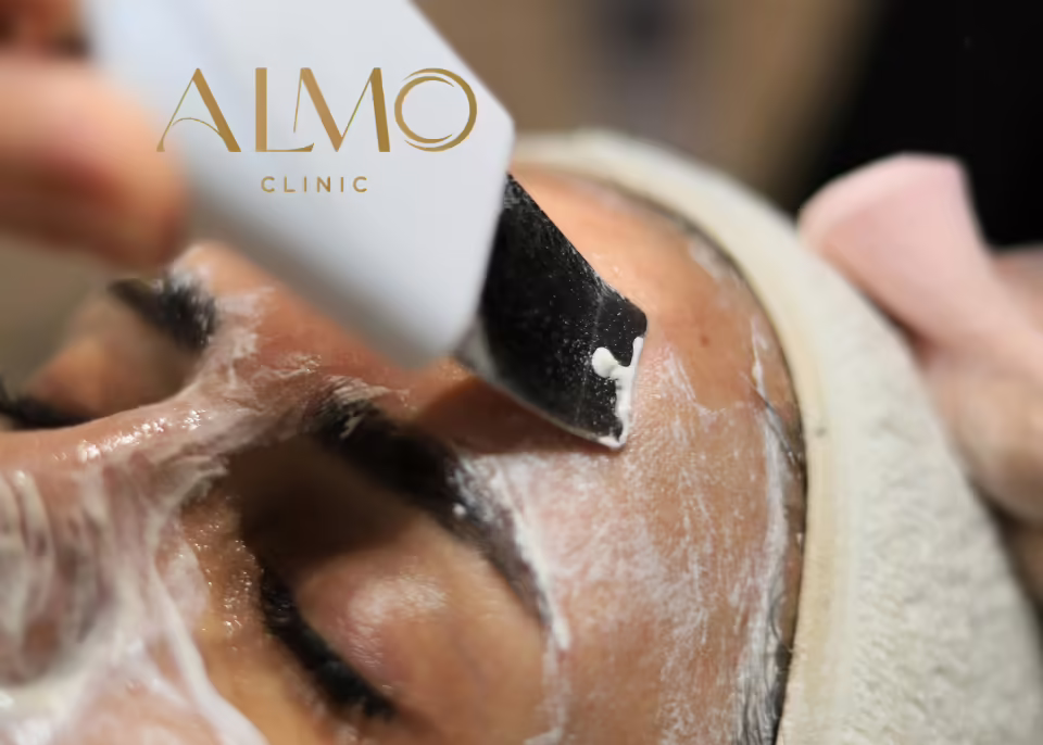 Post-cleansing facial massage as part of the ALMO Clinic protocol Facial massage after a deep cleansing session at ALMO Clinic